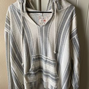 CUTE & COMFY BEACH SWEATER